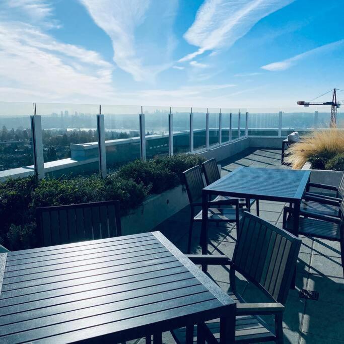 נורת וונקובר 360º Rooftop Patio Views. Your-Home-Away-From-Home מראה חיצוני תמונה