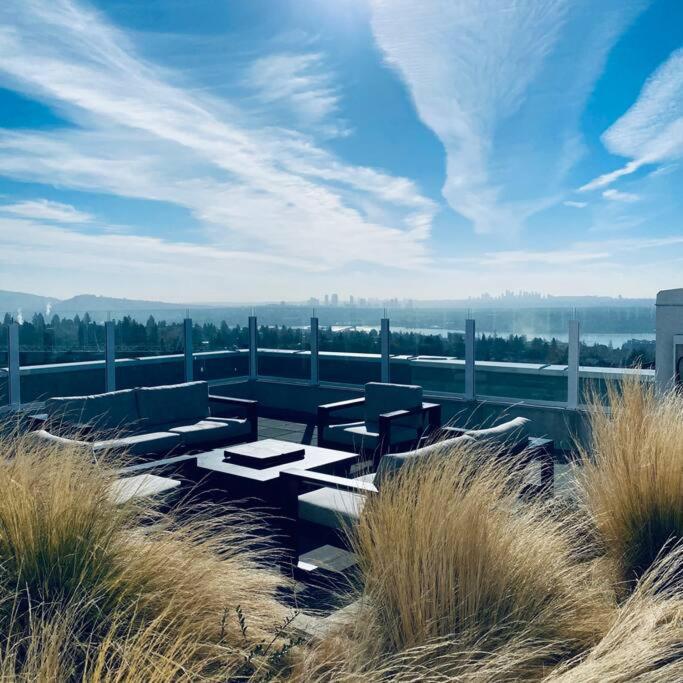 נורת וונקובר 360º Rooftop Patio Views. Your-Home-Away-From-Home מראה חיצוני תמונה
