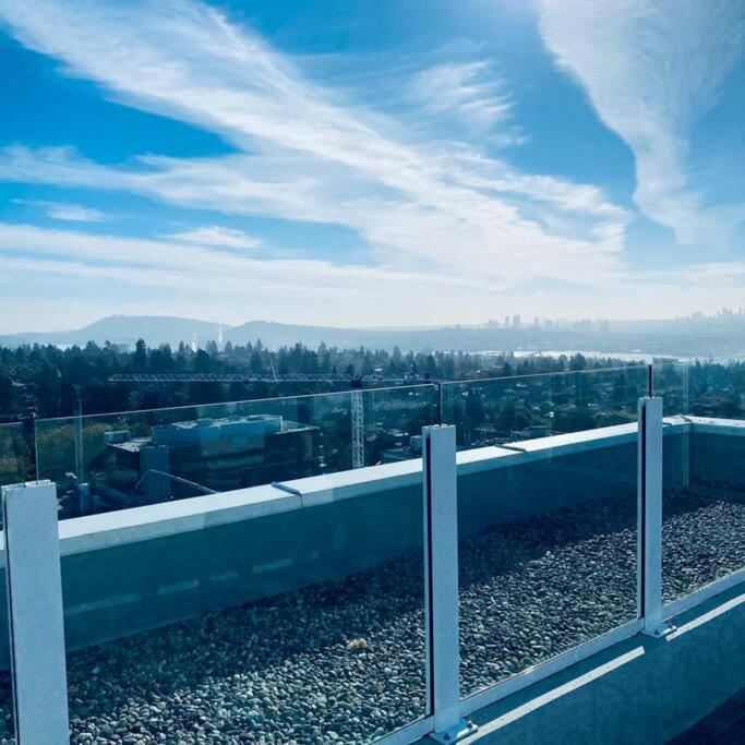 נורת וונקובר 360º Rooftop Patio Views. Your-Home-Away-From-Home מראה חיצוני תמונה