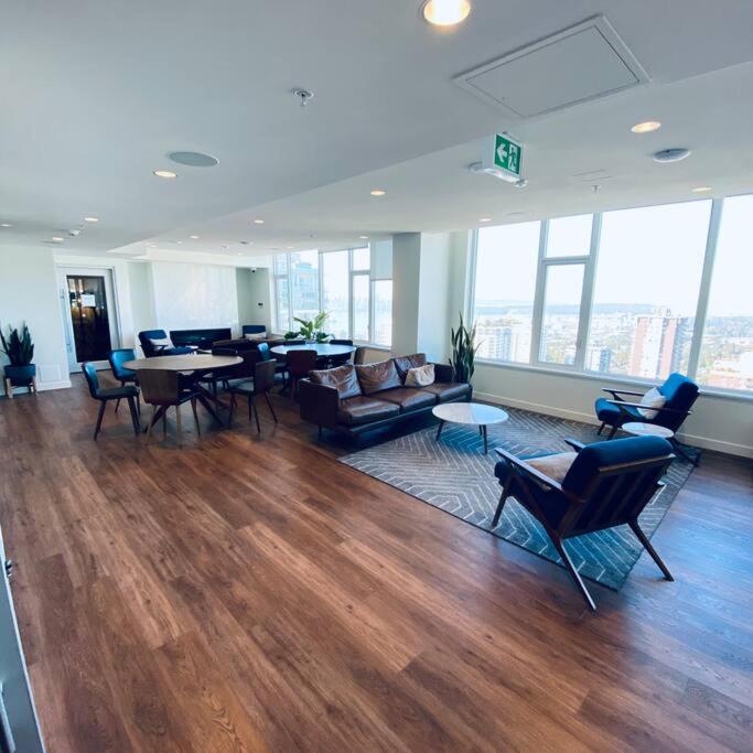 נורת וונקובר 360º Rooftop Patio Views. Your-Home-Away-From-Home מראה חיצוני תמונה